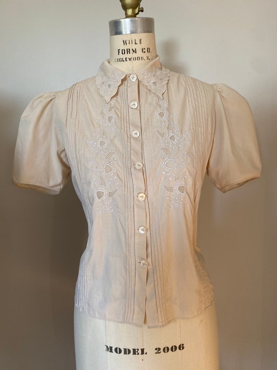 Stunning 1940s Embroidered Madeira Lace Puff Shoul
