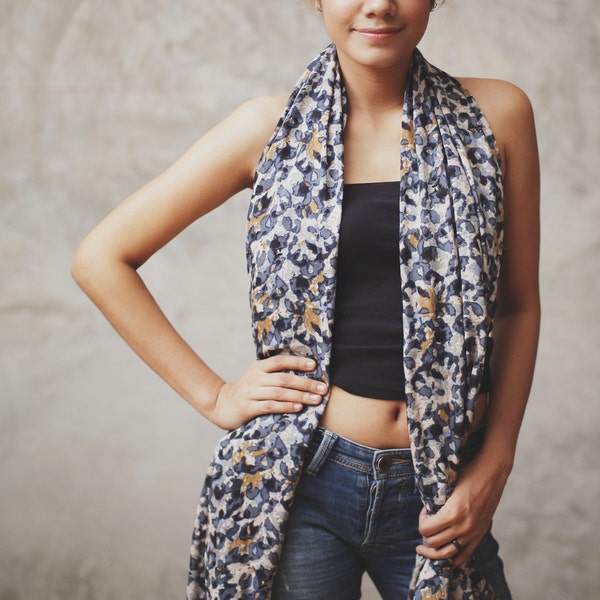 Butterfly Pea - Summer scarf - Beach scarf - Pattern print - dark blue - white - yellow, SS-E-13001-LL