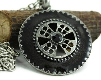 Round Gothic Necklace, Large Edgy Emo Glam Unisex Alternative Psychobilly Rockabilly Steampunk Grunge Punk Rock Hipster Statement