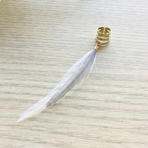 Feather Ear Cuff, Ear Clip, Brass Cuff, White and Grey Feather Jewelry, Boho Style, Festival Jewelry (SINGLE)