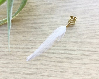 Feather Ear Cuff, Ear Clip, Gold Tone Brass Cuff, White Feather Jewelry, Dangle Ear Cuff with Feathers, Hippie (SINGLE)