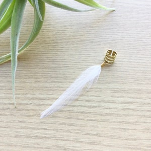Feather Ear Cuff, Ear Clip, Gold Tone Brass Cuff, White Feather Jewelry, Dangle Ear Cuff with Feathers, Hippie (SINGLE)