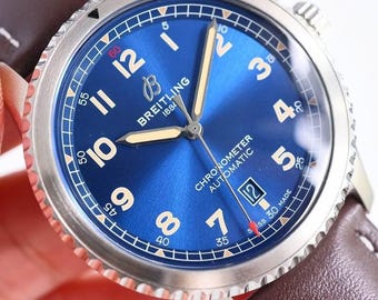 Reloj Breitling Aviator 8 automático vintage de 41 mm en acero inoxidable con esfera azul.