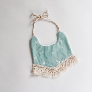 Bio-Babylätzchen, Bio-Fransen-Soaker-Lätzchen, blaues Wink, Fransen-Baby-Lätzchen, Bio-Babygeschenk, Baby-Dusche-Geschenk, Bio-Lätzchen, Baby-Essants