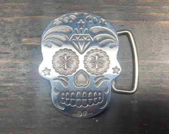 Hebilla de cinturón con calavera de azúcar / Arte popular del Día de los Muertos / Fabricada en EE. UU.