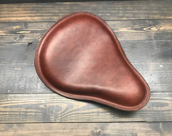 ボバーやチョッパーに最適なブラウンレザーのバイクシート - Etsy 日本