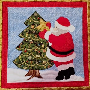December Mini Quilt Pattern - Santa Decorating the Tree