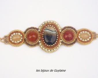 bracelet manchette brodé de perles cabochons agate pierre  cristal