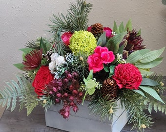 Christmas Arrangement] CHRISTMAS CENTERPIECE] Holiday Arrangement] Christmas florals with succulents] Christmas Bouquet