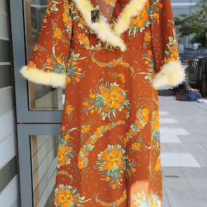 Vintage 1960s Dressing Gown