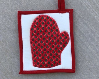 Christmas Pot Holders-Trees-Snowmen-Red Plaid-Poinsettia-Green-Red-washable-Thick Trivet