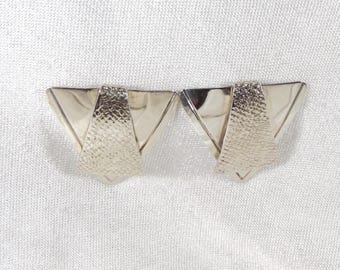 Sterlingzilveren edgy driehoeksoorbellen, grote gewaagde grote boho-oorbellen, getextureerde geometrische oorbellen, boho-sieraden, unieke oorbellen