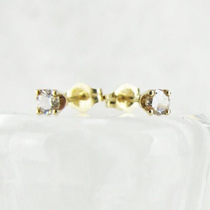 14K massief goud en ronde oorbellen met witte saffier, alternatieve kristallen voor diamanten, minimalistisch, sierlijk, klein, cadeaus voor haar