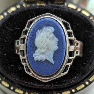 Antique Arts & Crafts Wedgwood Sterling Silver Ring // Classical Figure // Deep Blue Wedgwood // JasperWare Cameo Ring