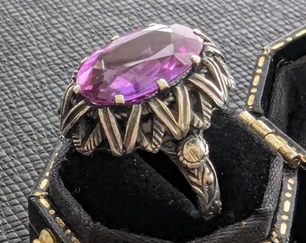Antique Purple Color Change Sapphire/Corundum Sterling Silver Ring // Foliate Setting // Beautiful Deep Purple to Hot Pink Color