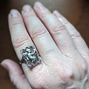 Antique Edwardian Sterling Silver Cherub Ring // Silver & Marcasite Ring // Putti // Angel // Beautiful Detailed Design // Larger Ring Size image 7