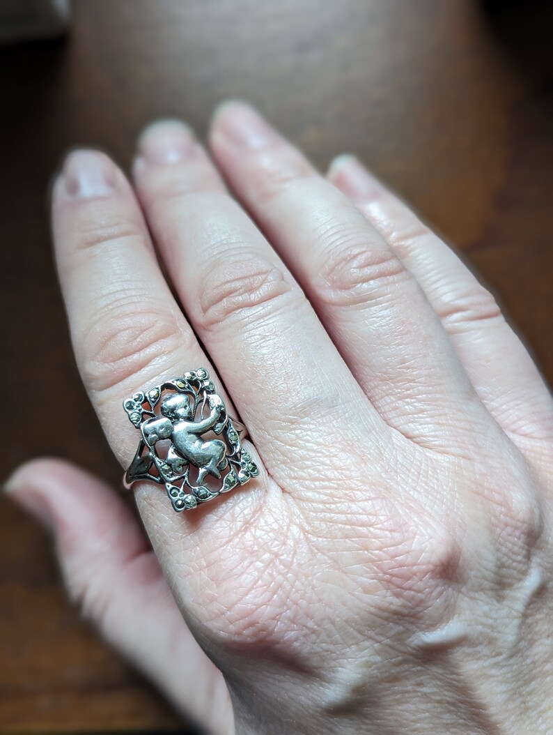 Antique Edwardian Sterling Silver Cherub Ring // Silver & Marcasite Ring // Putti // Angel // Beautiful Detailed Design // Larger Ring Size image 7