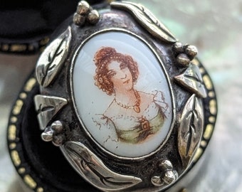 Vintage Sterling Silver and Porcelain Portrait Ring //  Regency Era Lady // Beautiful Hand-Wrought Sterling Setting