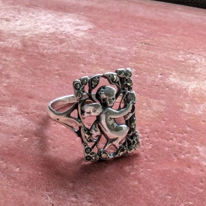 Antique Edwardian Sterling Silver Cherub Ring // Silver & Marcasite Ring // Putti // Angel // Beautiful Detailed Design // Larger Ring Size image 3