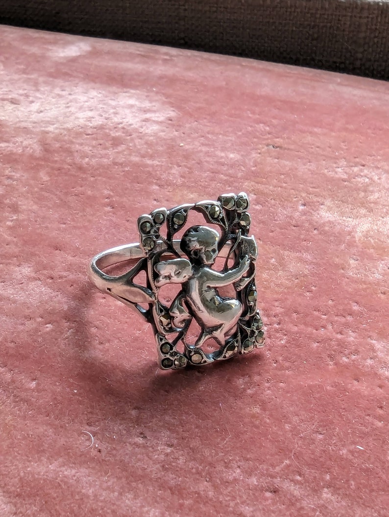 Antique Edwardian Sterling Silver Cherub Ring // Silver & Marcasite Ring // Putti // Angel // Beautiful Detailed Design // Larger Ring Size image 3