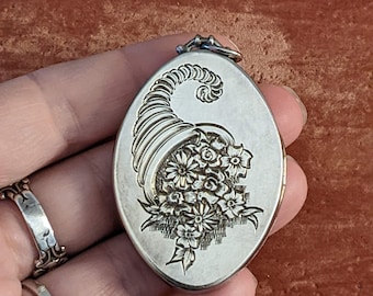 Vintage/Antique Sterling Silver Cornucopia Locket // Beautiful Engraved Design // Extra Large Size // Incredible!!