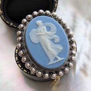 Antique Arts & Crafts Wedgwood Sterling Silver Ring // Tuccia the Vestal Virgin //Classical Figure // Blue Wedgwood // JasperWare Cameo Ring