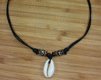 Hawaiian Shell Necklace - Natural Seashell Necklace - Sea shell Necklace - Cowrie Shell Necklace - Cowry Shell Necklace- Shell Choker Black