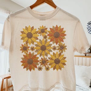 PNG de girassol patchwork, estampa de leopardo, PNG dos anos 70, aplique de girassol em jeans, sublimação de girassol boho western, PNG para camiseta rústica de outono