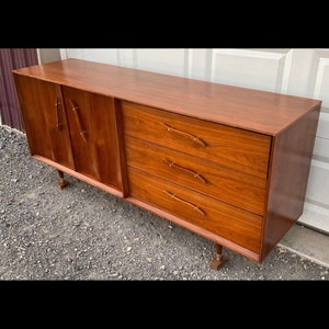 Beautiful Scuptural Mid Century Modern Dresser