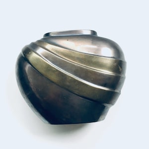 Hollywood Regency Style Brass Heart shaped vase, 1970&#39;s