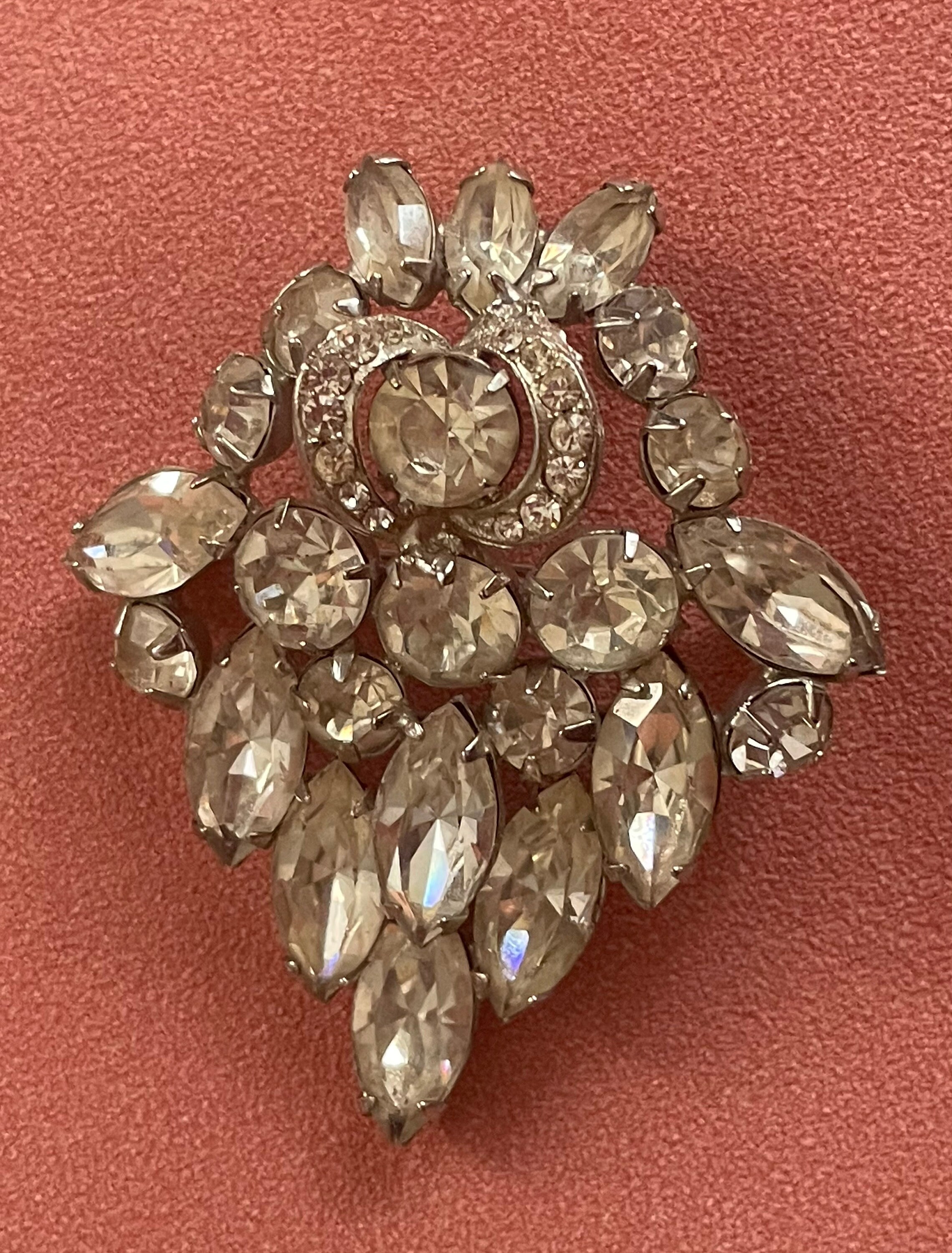 Large Vintage 1940s 1950s White Clear Rhinestone Cocktail Cluster Pin Large Vintage 1940s 1950s White Clear Rhinestone Cocktail Cluster Pin