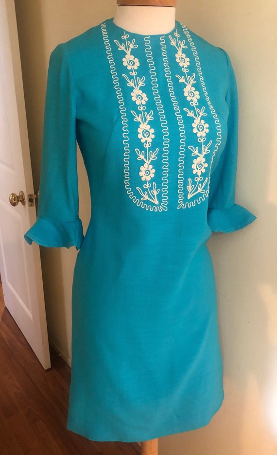 Vintage 1960's Embroidered Turquoise Blue Linen S… - image 4