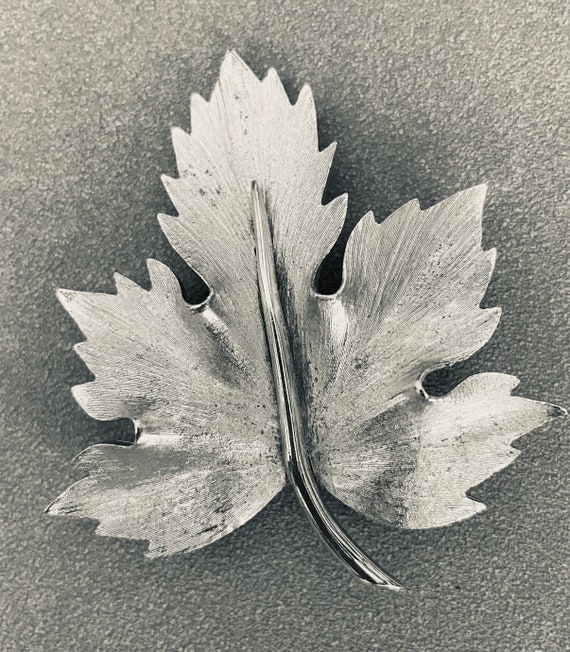 Vintage 1960's Boucher Silver Tone Maple Leaf Bro… - image 1