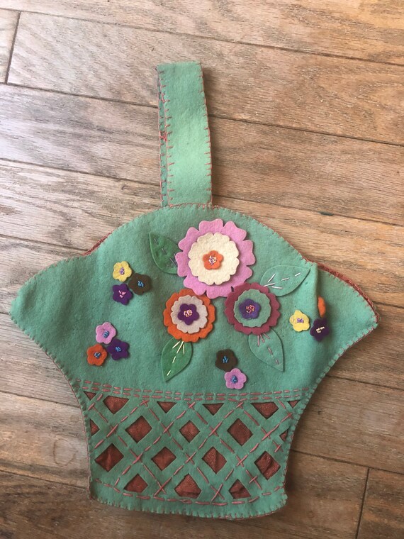 Vintage 1930's Felt Green Basket Floral Applique H
