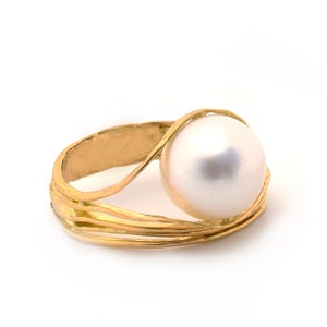 South Sea Australian Pearl Oyster Ring, 18K Yellow Gold, Anniversary Ring, Contemporary Pearl ring image 8