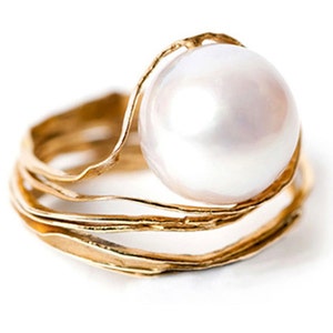 South Sea Australian Pearl Oyster Ring, 18K Yellow Gold, Anniversary Ring, Contemporary Pearl ring image 2