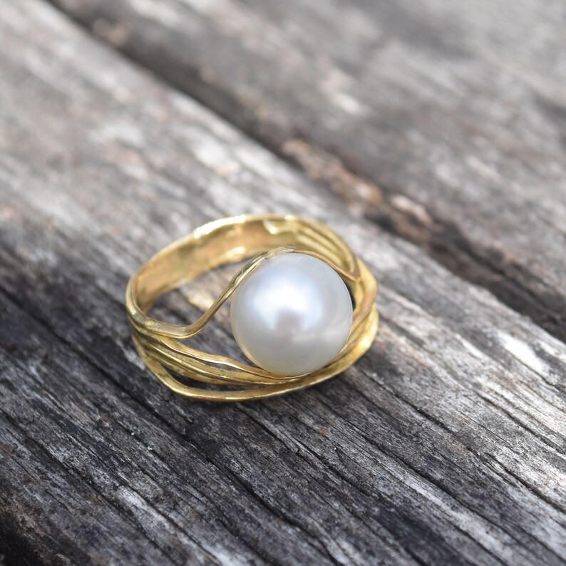 South Sea Australian Pearl Oyster Ring, 18K Yellow Gold, Anniversary Ring, Contemporary Pearl ring image 5