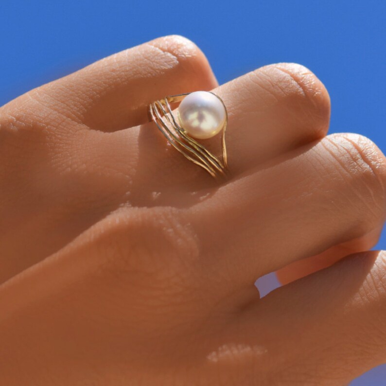 South Sea Australian Pearl Oyster Ring, 18K Yellow Gold, Anniversary Ring, Contemporary Pearl ring image 9