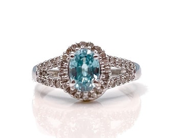 Vintage Blue Topaz Halo Ring in 10k White Gold, Retro Jewelry from the 1990s - Timeless, Sustainable, @JewelryOnRepeat