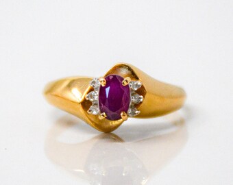 Vintage Ruby and Diamond Gemstone Ring in 14k Gold, Retro Jewelry from the 1970s - Timeless, Sustainable, @JewelryOnRepeat