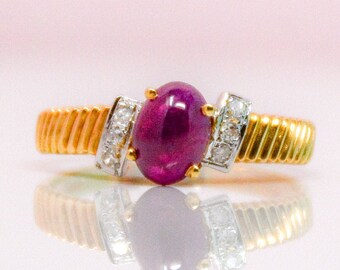 Vintage Ruby Cabochon Gemstone Ring in 14k Gold, Antique Jewelry from the 1970s - Timeless, Sustainable, @JewelryOnRepeat