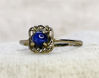 Vintage Star Sapphire Gemstone Ring in 10k White Gold, Vintage Jewelry from the 1960s - Timeless, Sustainable, @JewelryOnRepeat