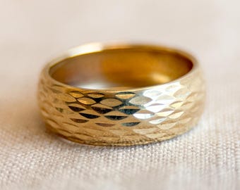 Vintage Textured Wedding Band, 14k Gold, 7mm Minimalist Ring, Stacking Band, Size 6