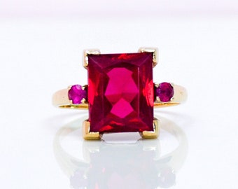 Vintage Ruby Gemstone Ring in 10k Gold, Antique Jewelry from the 1960s - Timeless, Sustainable, @JewelryOnRepeat