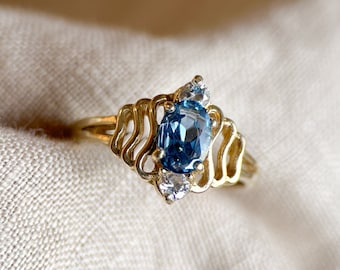 Vintage Blue Topaz Gemstone Ring in 14k Gold, Retro Jewelry from the 1980s - Timeless, Sustainable, @JewelryOnRepeat