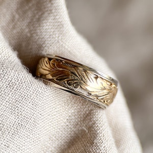 Vintage Floral Filigree Wedding Band in Yellow and White Gold, Antique Jewelry from the 1960s - Timeless, Sustainable, @JewelryOnRepeat