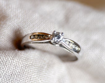 Vintage diamanten verlovingsring, rond geslepen, 10 kt witgoud, jaren 1990 Channel Set Cathedral