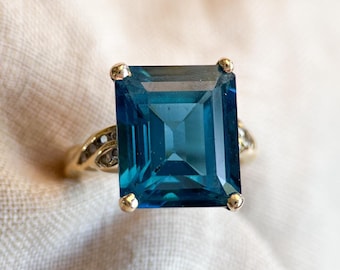 Vintage 1980s Blue Topaz Gemstone Ring in 14k Gold - Timeless Sustainability • Vintage Fine Jewelry