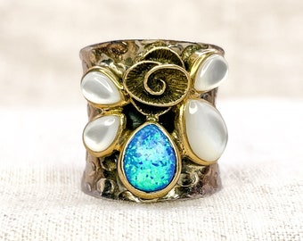 Vintage Opal Gemstone Ring in Sterling Silver, Vintage Jewelry from the 1960s, 1970s, 1980s, 1990s - Timeless, Sustainable, @JewelryOnRepeat