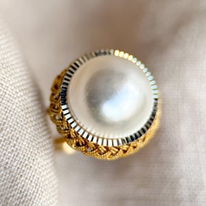 Vintage Mabe Pearl Ring, 18k Gold, Large Round Statement Ring, Elegant Gemstone Jewelry